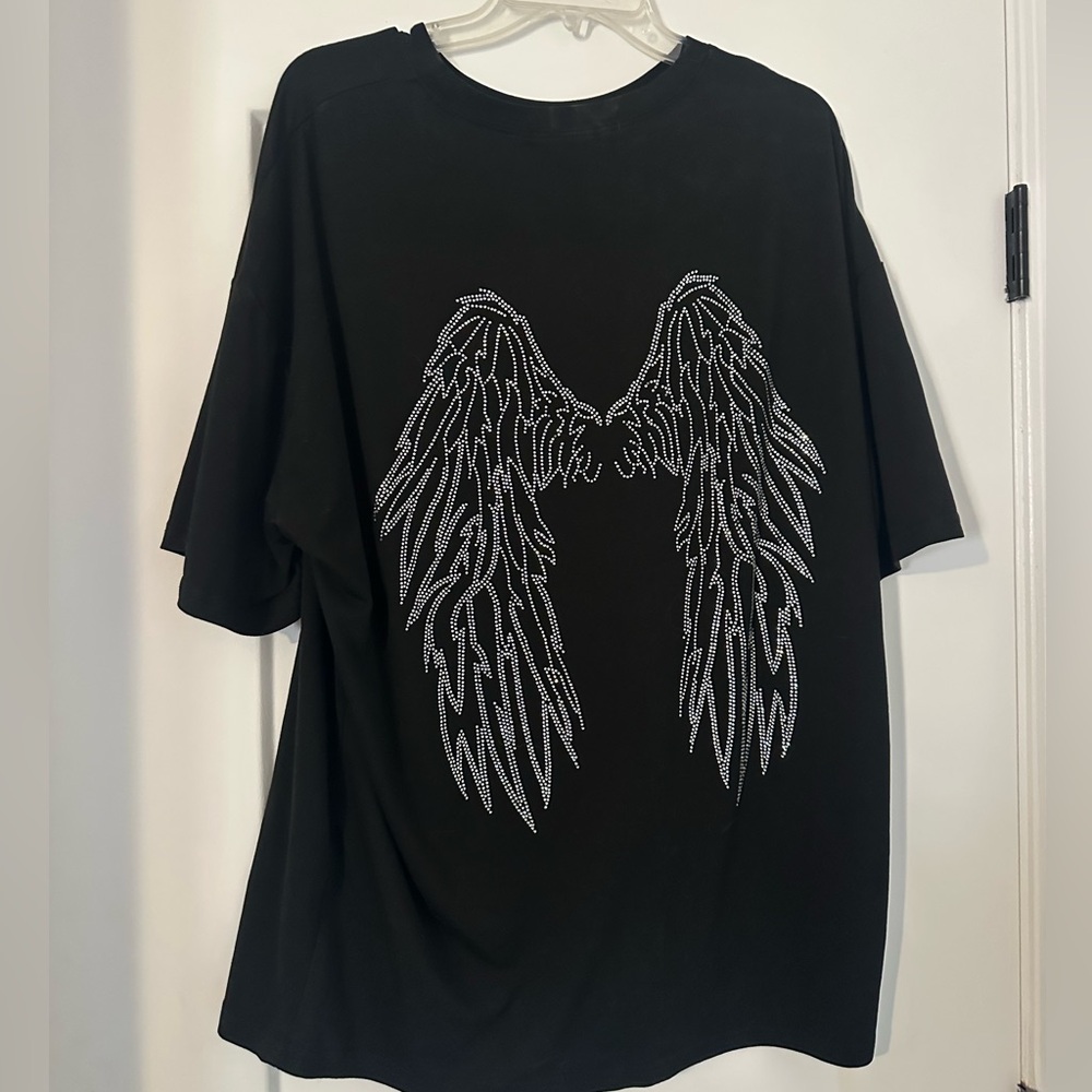 XL Y2K super soft black oversized tshirt bedazzled back with wings